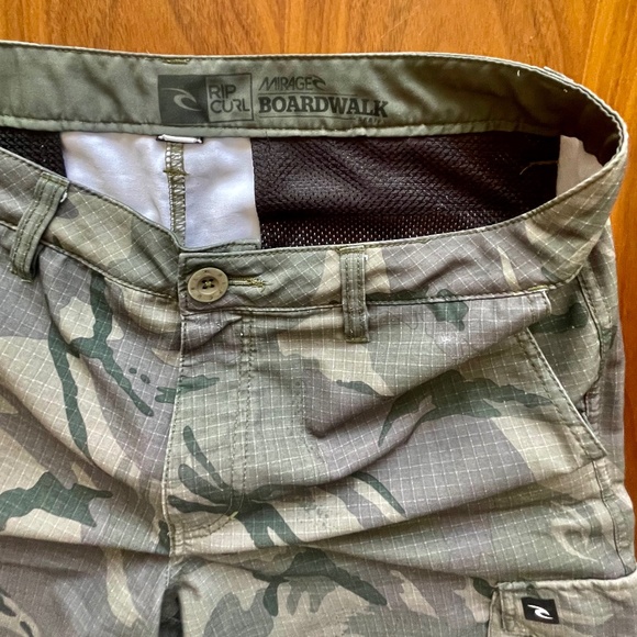 RIP CURL Mirage Boardwalk Camo Board Shorts- Mens 34 - Picture 2 of 8